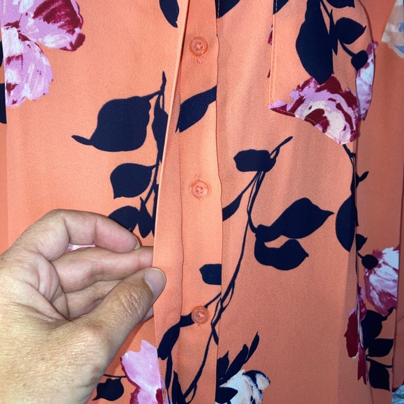 Apt.9 button down floral Top M - Picture 4 of 11